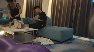 上海女神级长发美女家中和网友啪啪