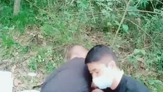 某酒吧女卫定点偷拍形态各异的都市气质靓妹方便都撅着腚一个尿姿好像有个无毛的