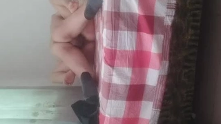 狼仔寻花_在阴暗的房间爱爱