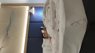 卵巢囊肿症状有哪些老婆第一次与老外发生性关系感觉很大很舒服!