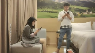 骚气妹子开房双人啪啪
