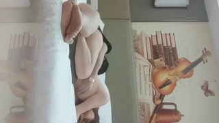 桔色酒吧气氛组坐台妹！带回酒店慢慢玩弄！【完整版25分钟已上传下面简阶】